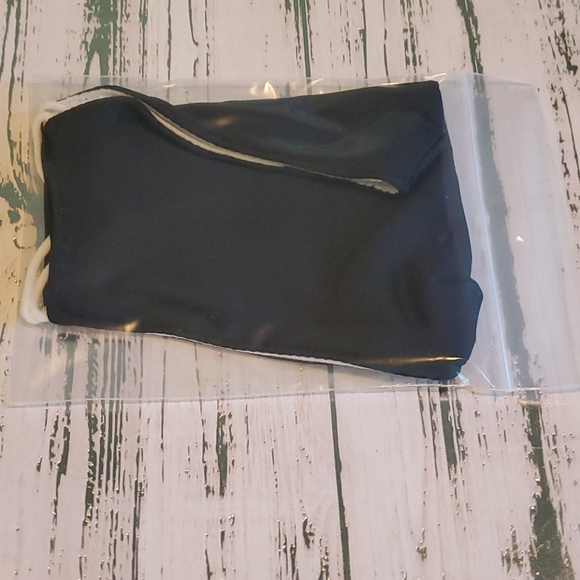 Nwot Face Mask - Picture 7 of 7